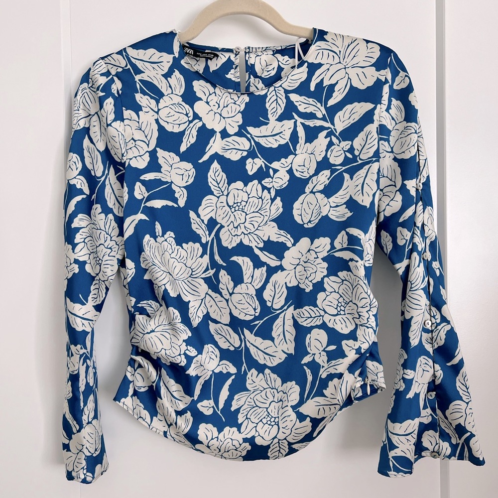 Zara Sateen Ruched Shirt. Size S.